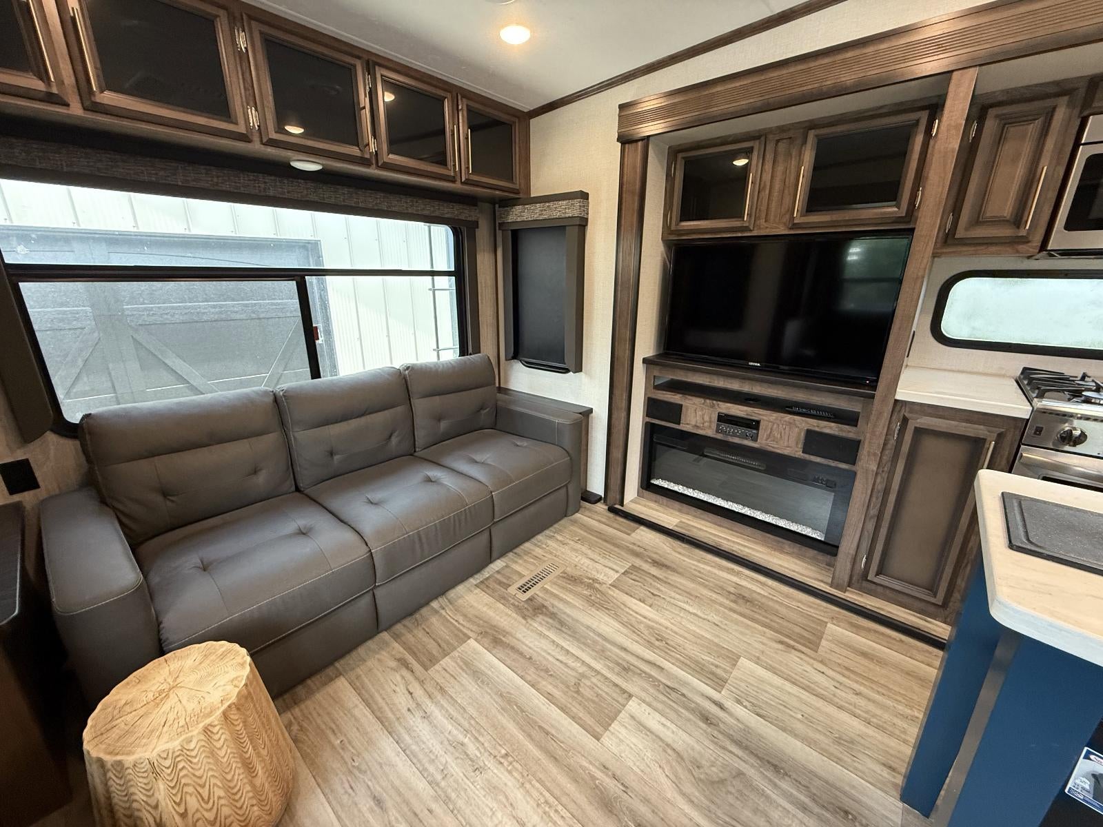 2021 Kz DURANGO Base