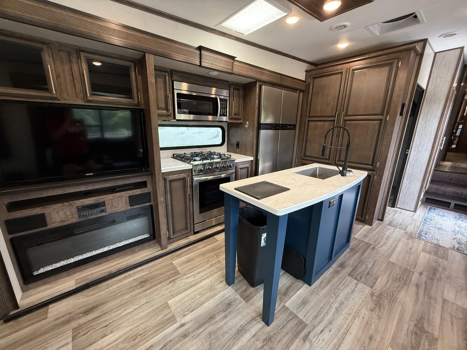 2021 Kz DURANGO Base