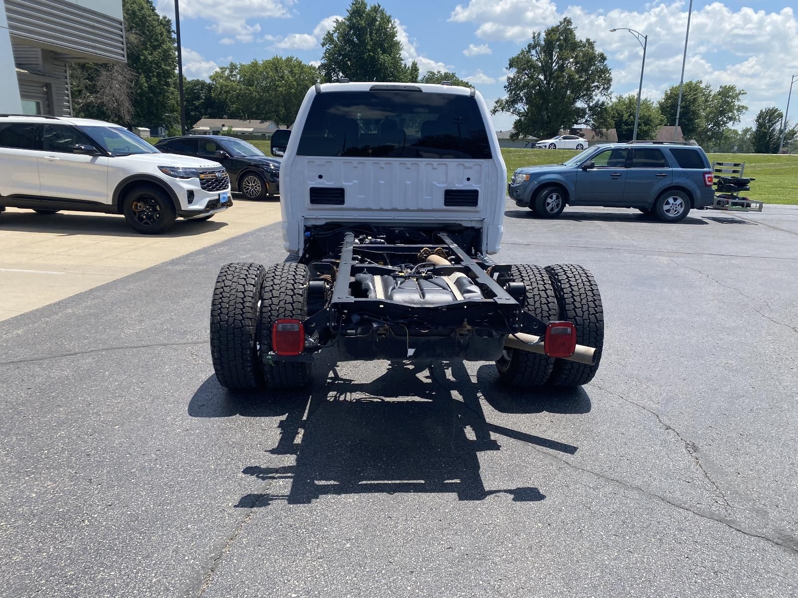 2021 Ford Super Duty F-350 DRW XL 4WD Crew Cab 179" WB 60" CA