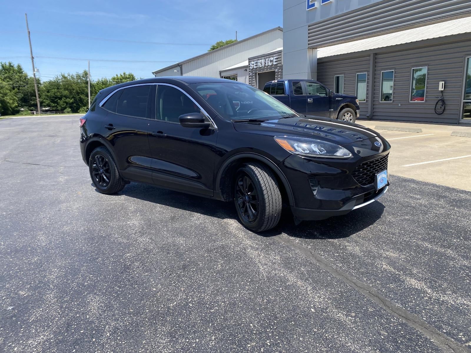 Used 2021 Ford Escape SE with VIN 1FMCU0G62MUA05898 for sale in Marshall, MO