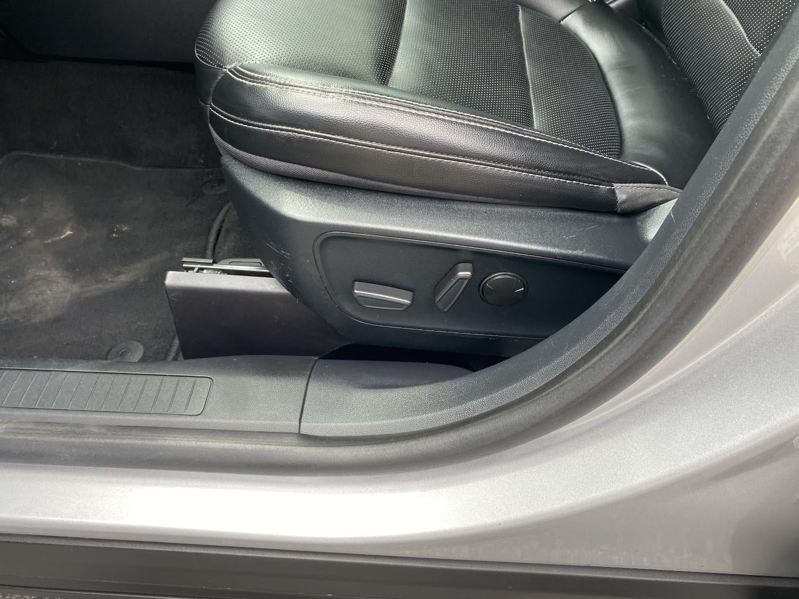 2020 Ford Escape SEL FWD