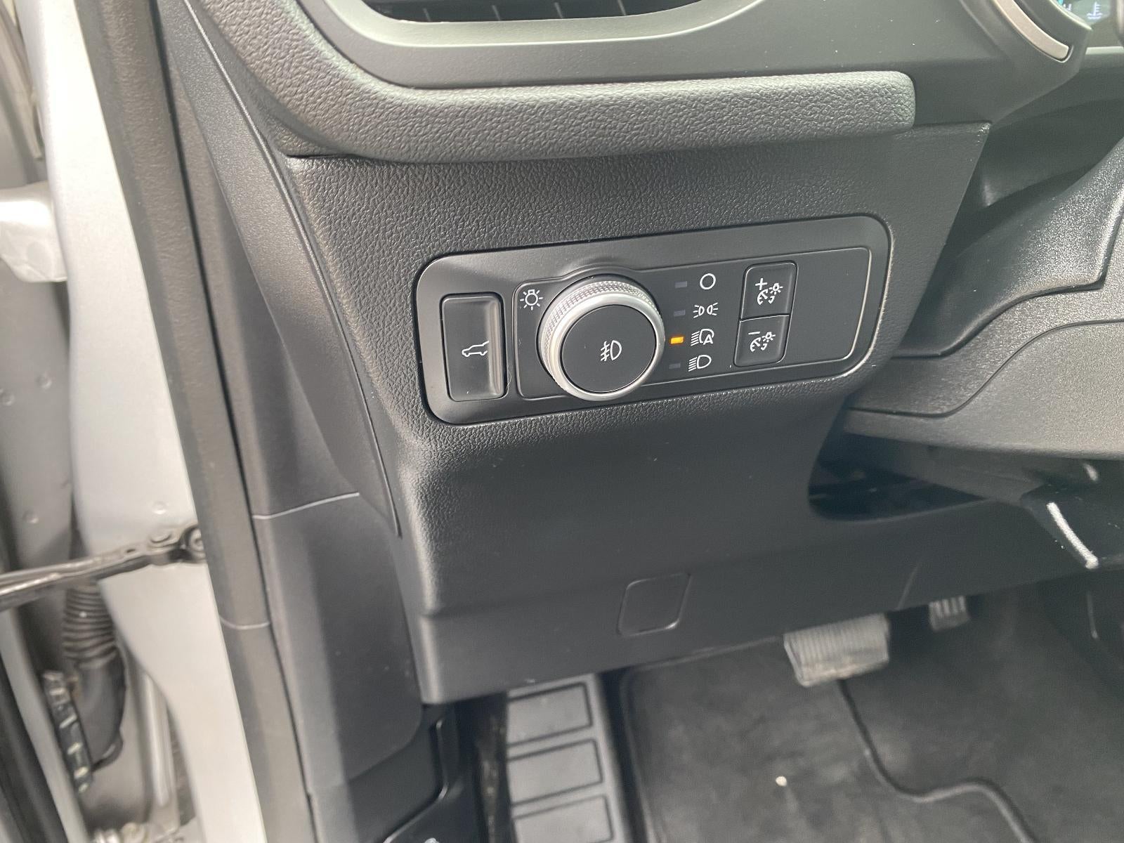 2020 Ford Escape SEL FWD