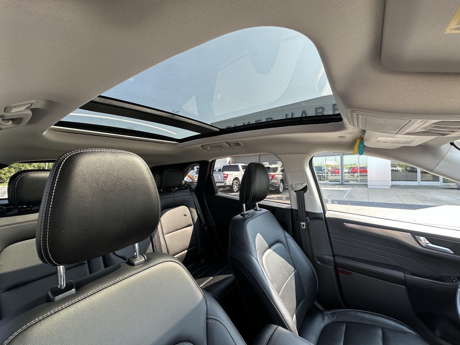 2021 Ford Escape Titanium Hybrid AWD
