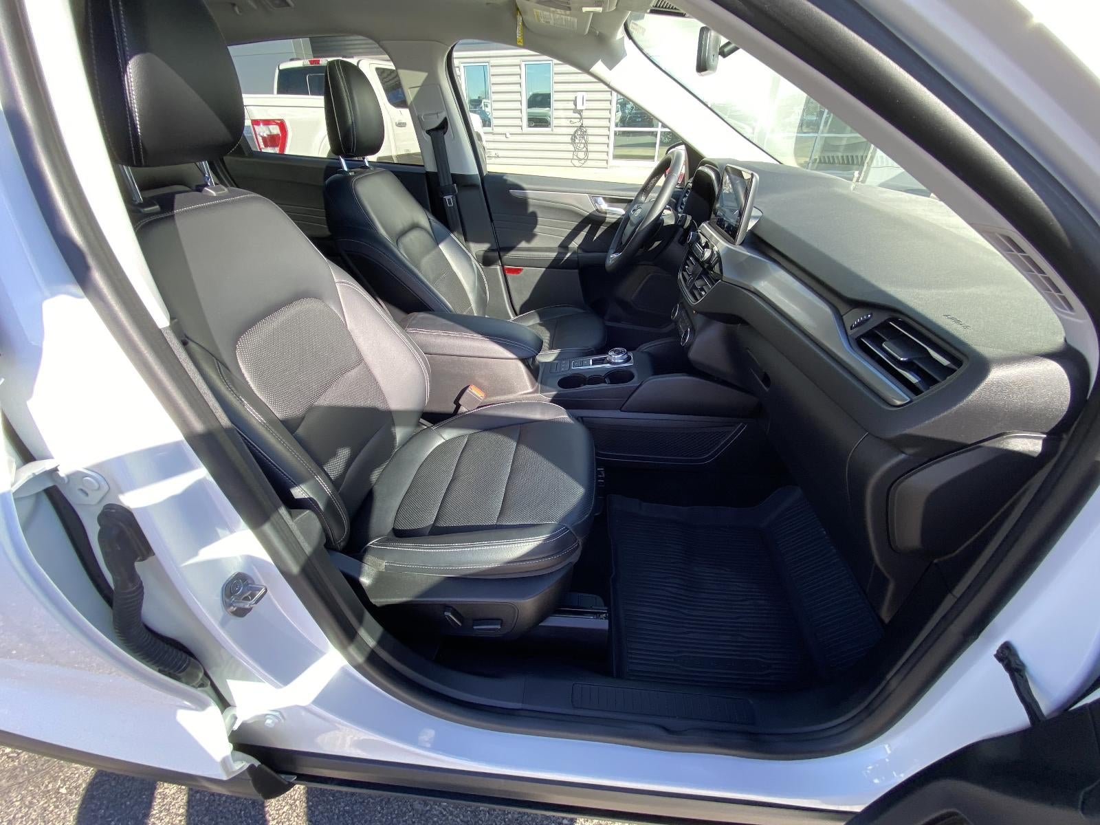 2022 Ford Escape Titanium AWD