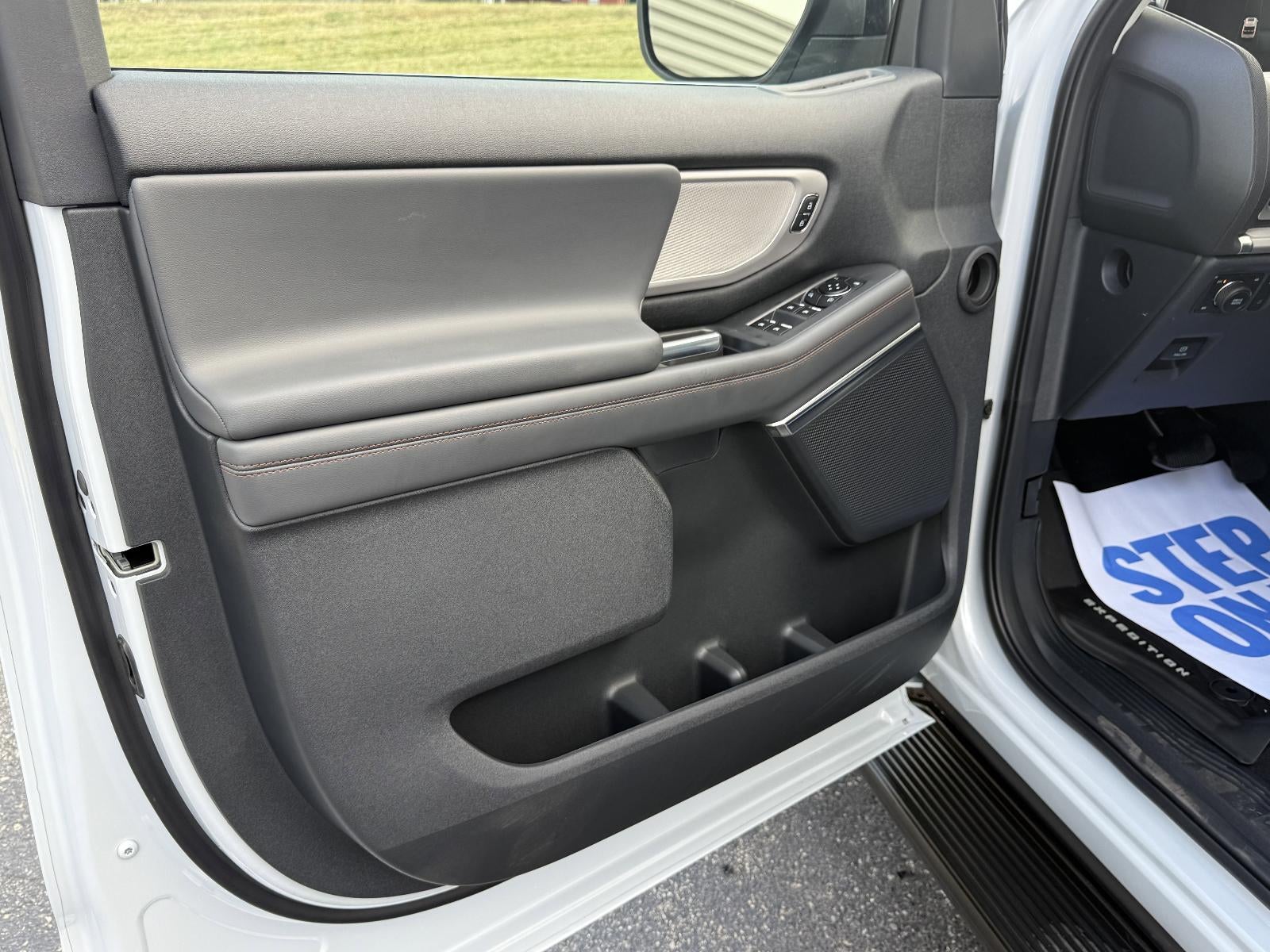 2025 Ford Expedition Max Active 4x4