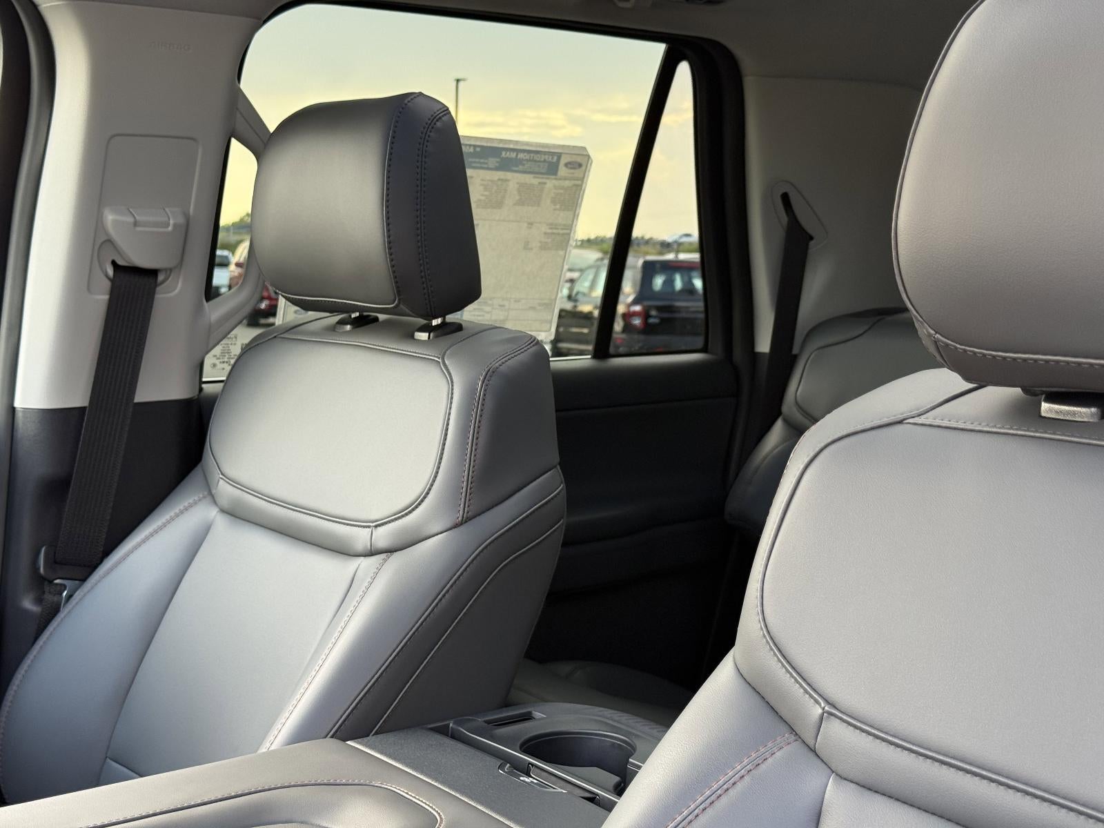 2025 Ford Expedition Max Active 4x4