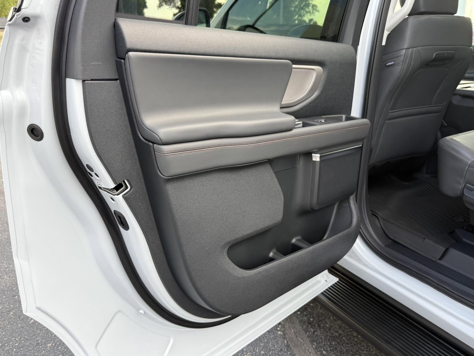 2025 Ford Expedition Max Active 4x4