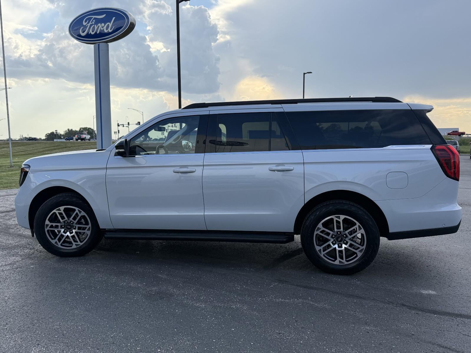 2025 Ford Expedition Max Active 4x4