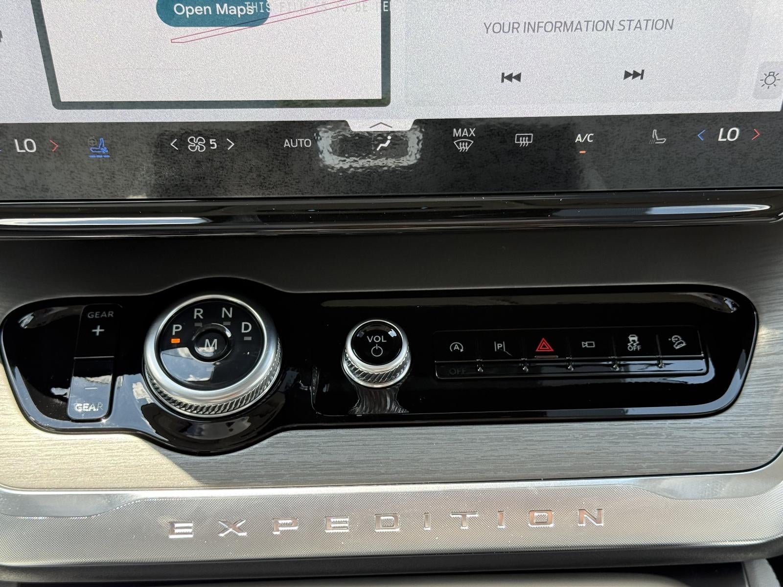 2027 Ford Expedition Max Platinum 4x4
