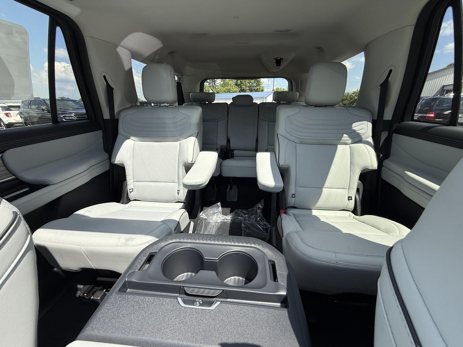 2027 Ford Expedition Max Platinum 4x4