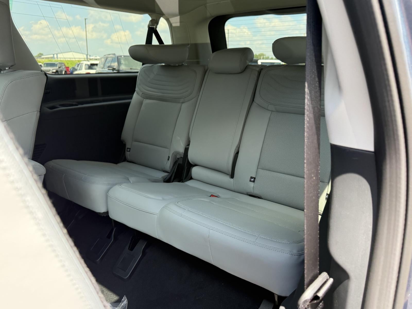 2027 Ford Expedition Max Platinum 4x4