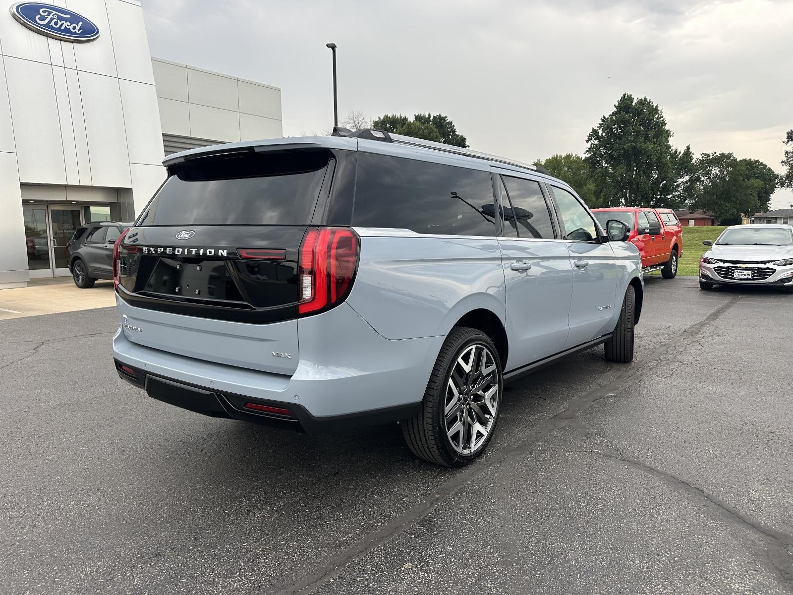 2027 Ford Expedition Max Platinum 4x4