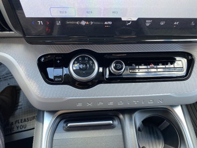 2027 Ford Expedition Active 4x4