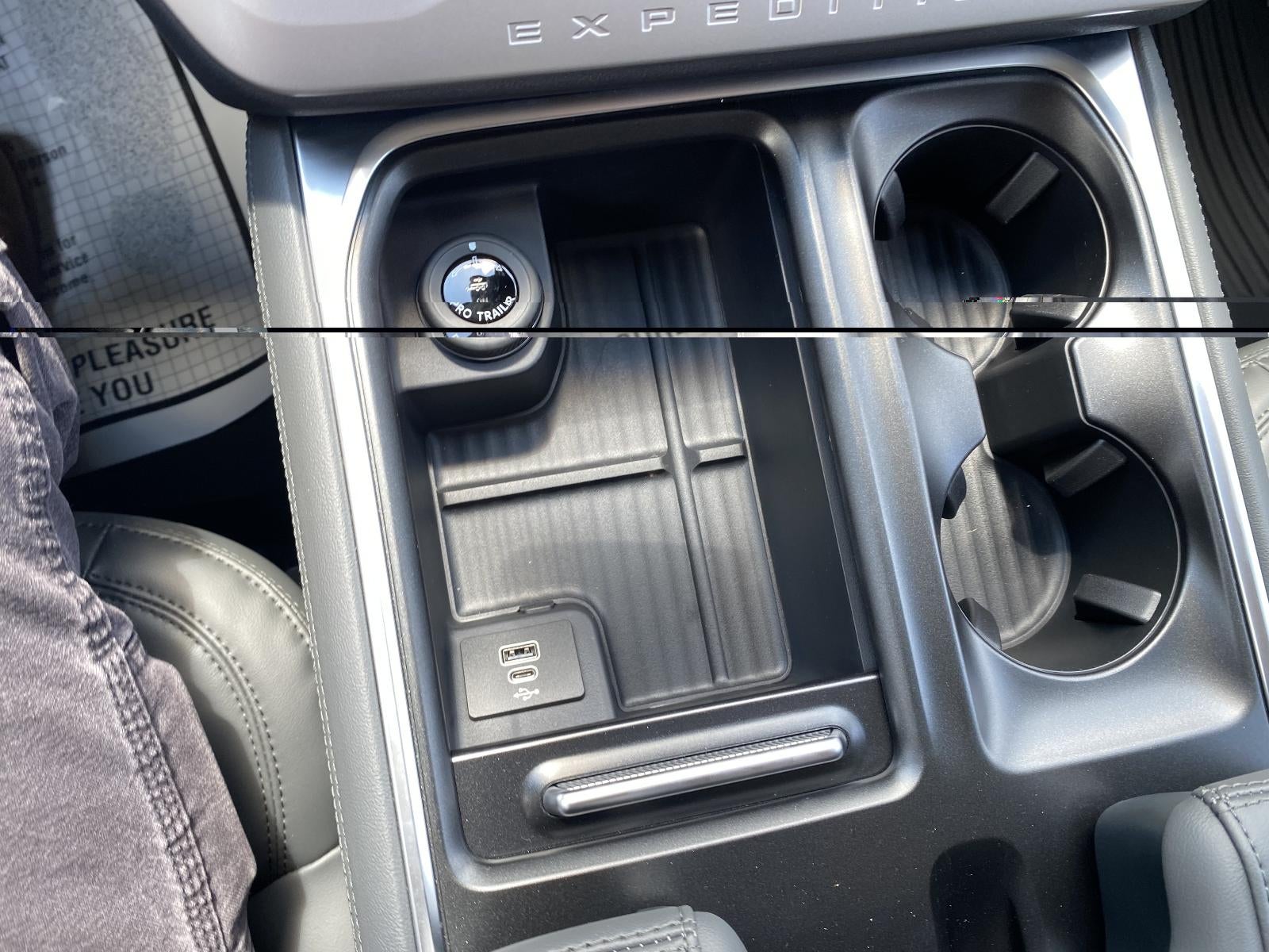 2027 Ford Expedition Active 4x4