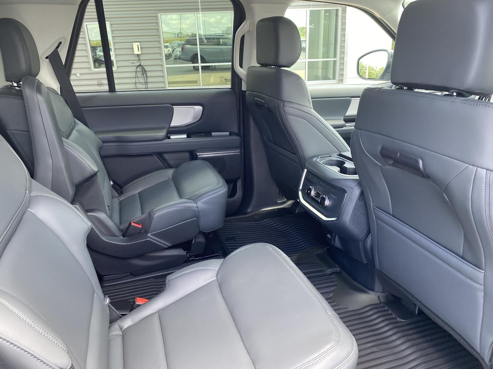 2027 Ford Expedition Active 4x4