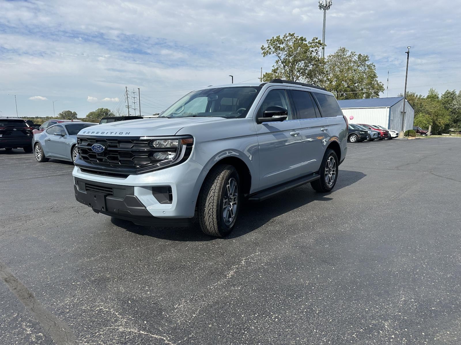 2025 Ford Expedition Active 4x4