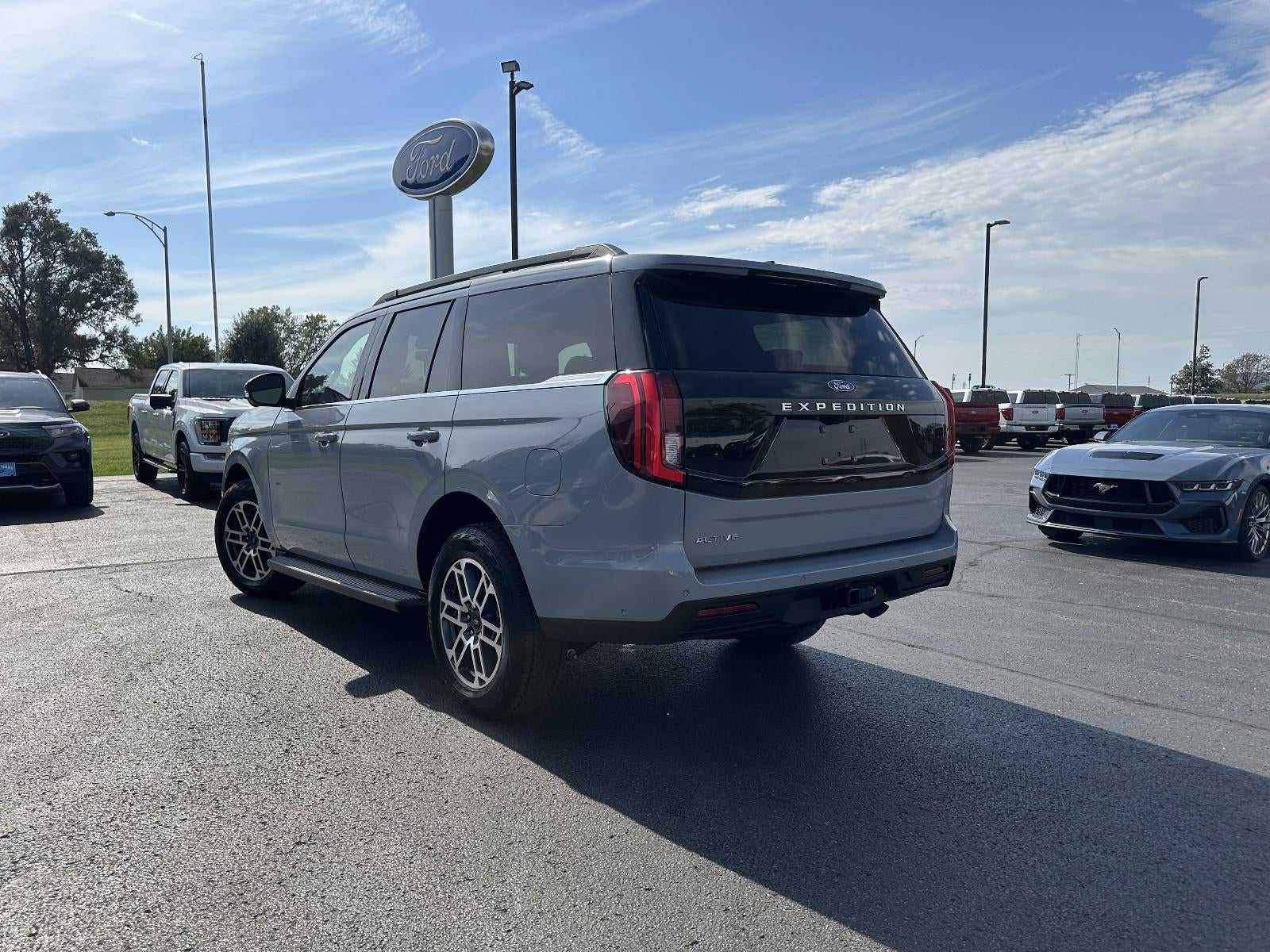 2025 Ford Expedition Active 4x4