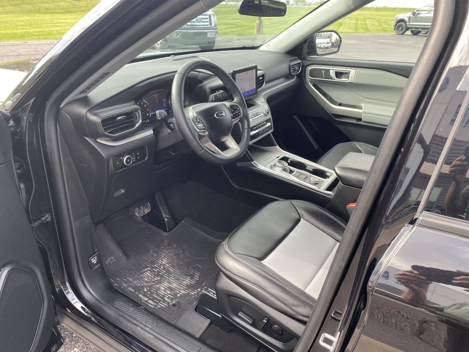 2023 Ford Explorer XLT 4WD