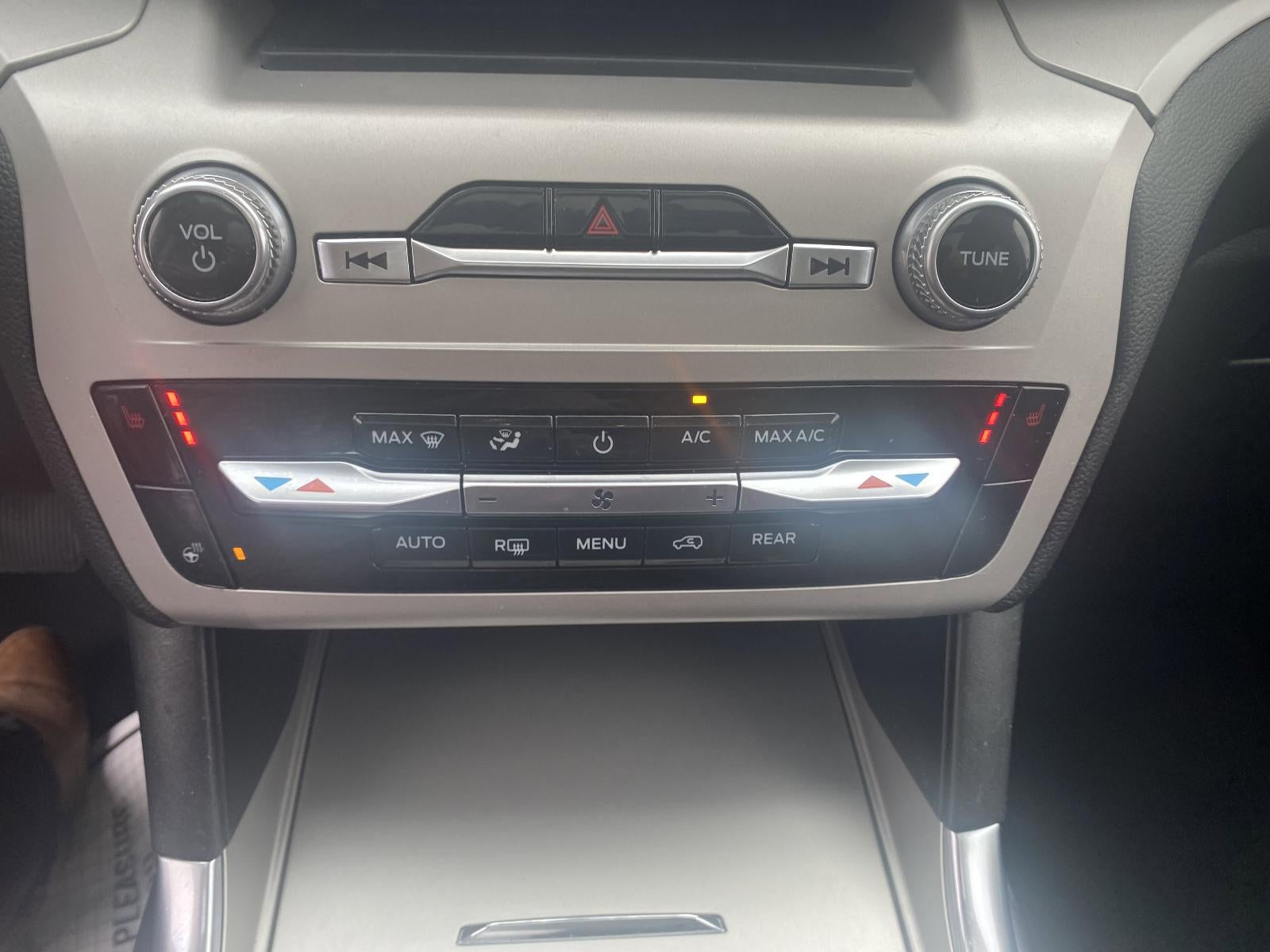 2023 Ford Explorer XLT 4WD