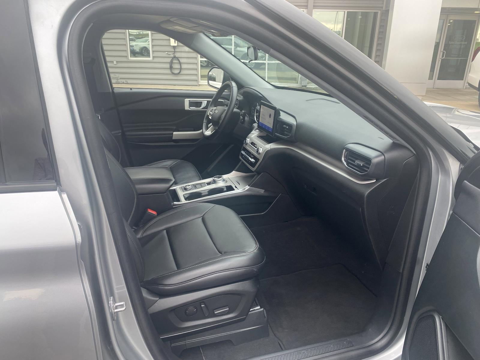 2023 Ford Explorer XLT 4WD