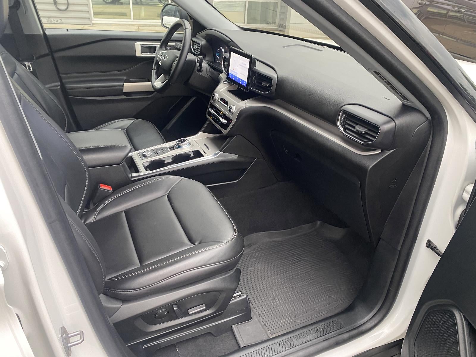 2023 Ford Explorer XLT 4WD