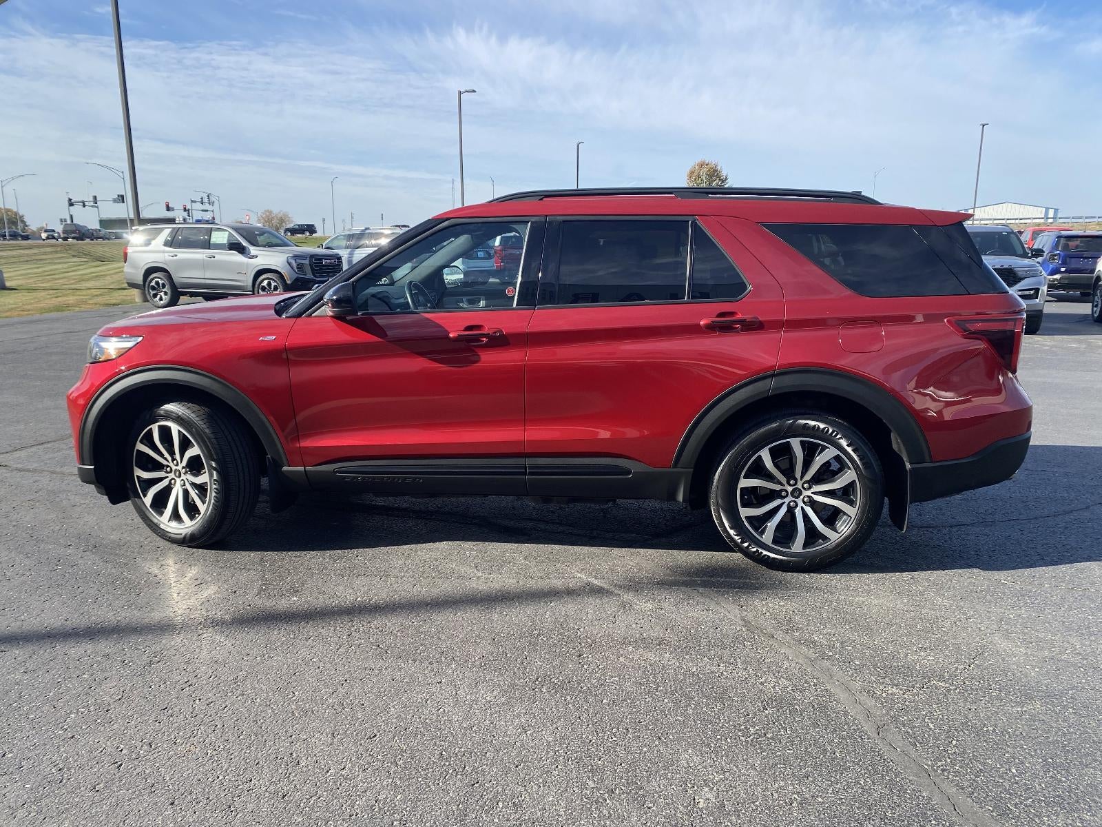 2022 Ford Explorer ST-Line 4WD