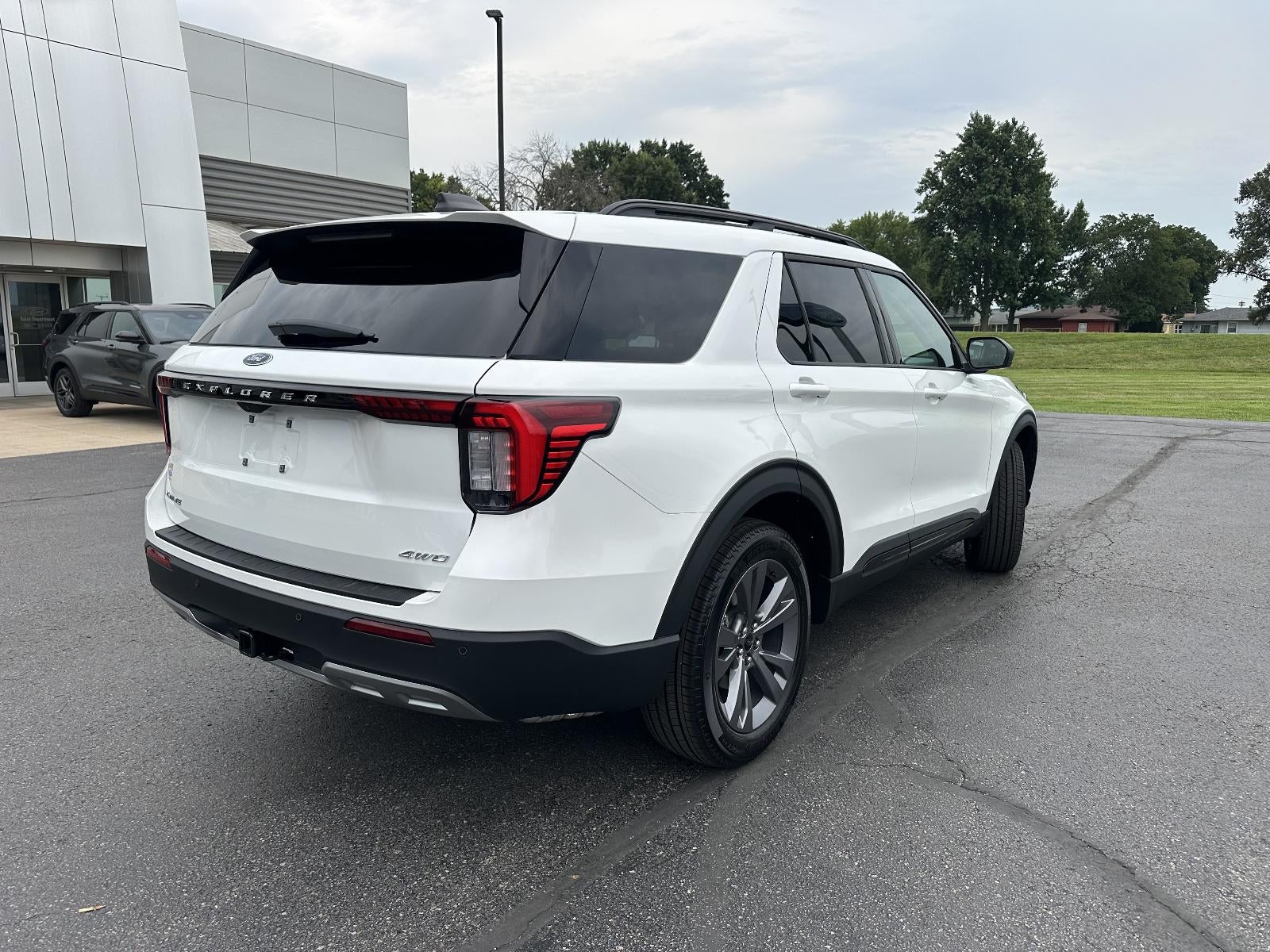 2026 Ford Explorer Active w/200A Pkg 4WD