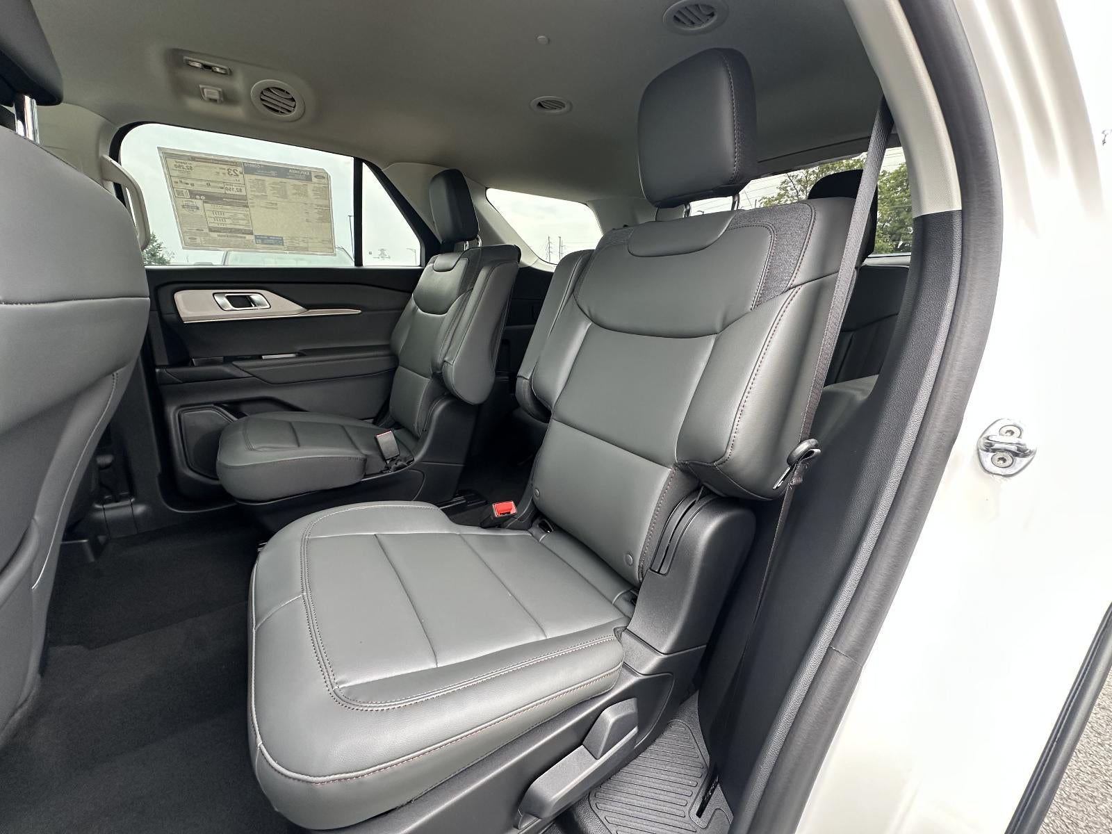 2026 Ford Explorer Active w/200A Pkg 4WD
