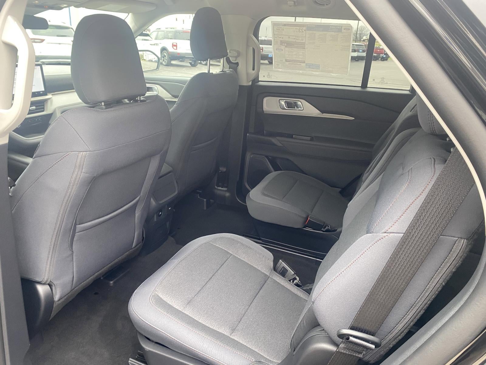 2026 Ford Explorer Active w/200A Pkg 4WD