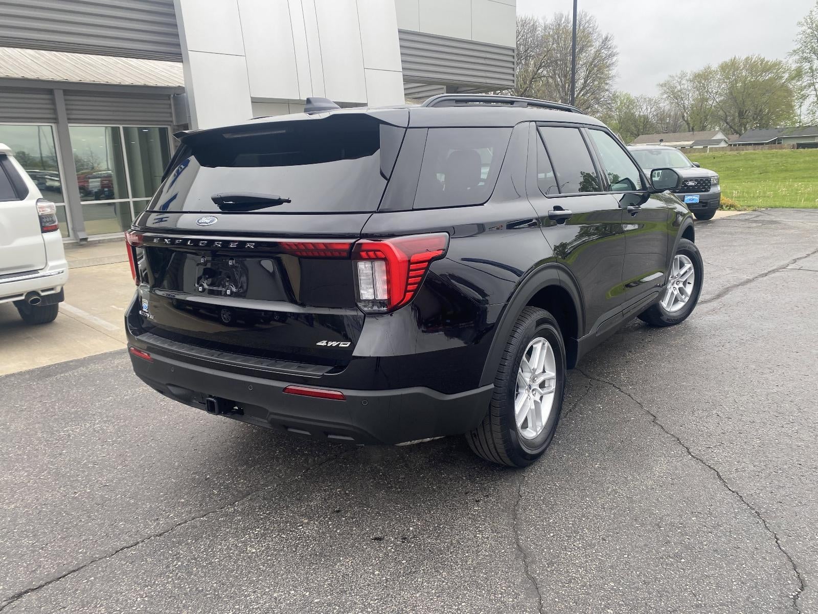2026 Ford Explorer Active w/200A Pkg 4WD