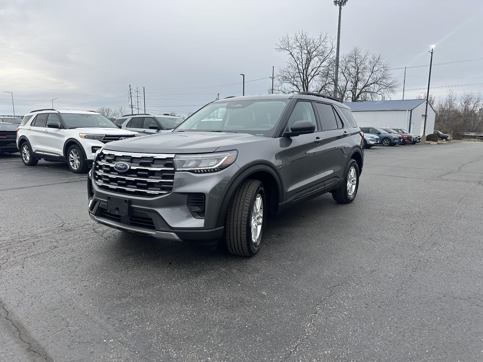 2026 Ford Explorer Active w/100A Pkg 4WD