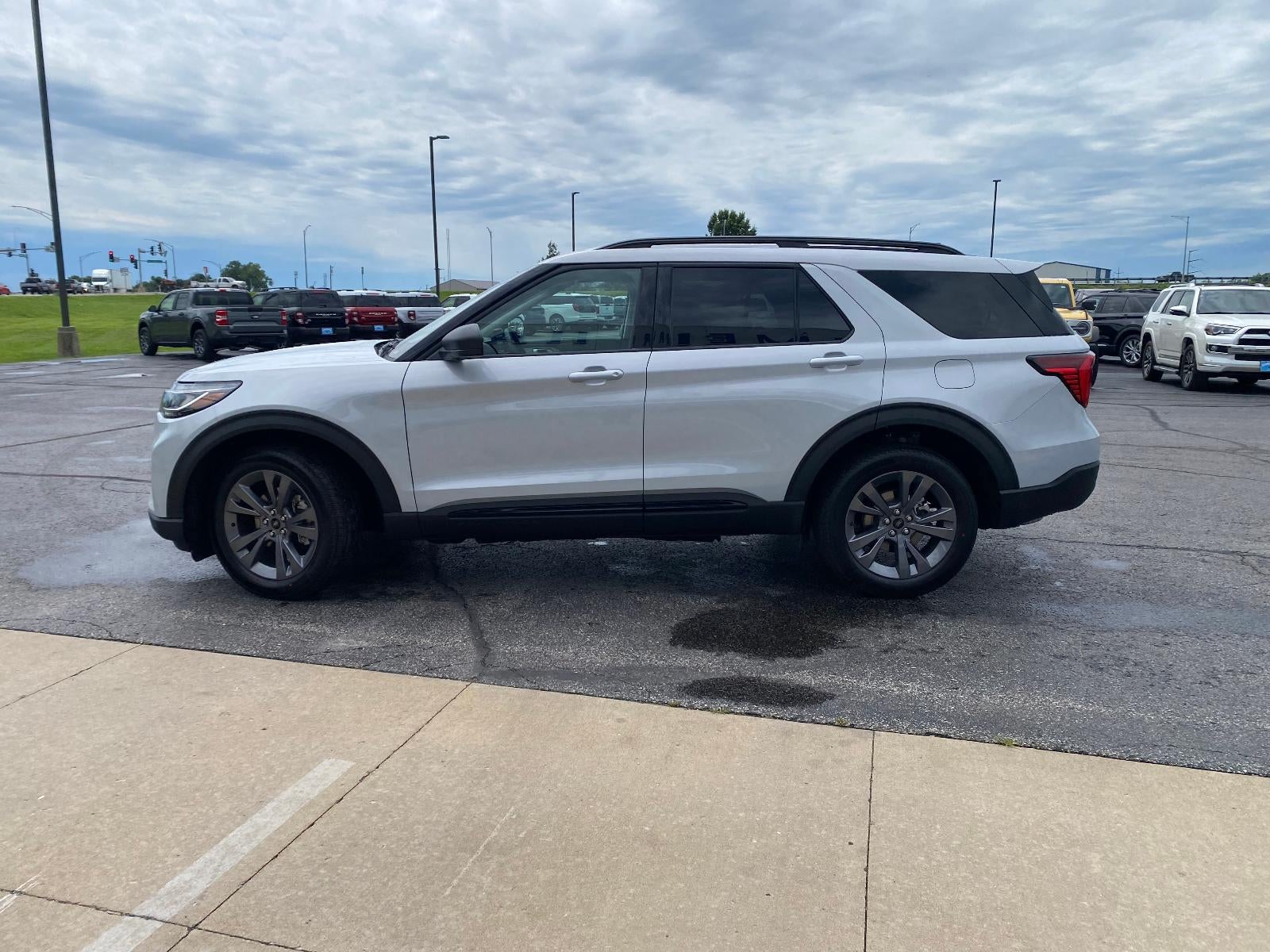 2026 Ford Explorer Active w/200A Pkg 4WD