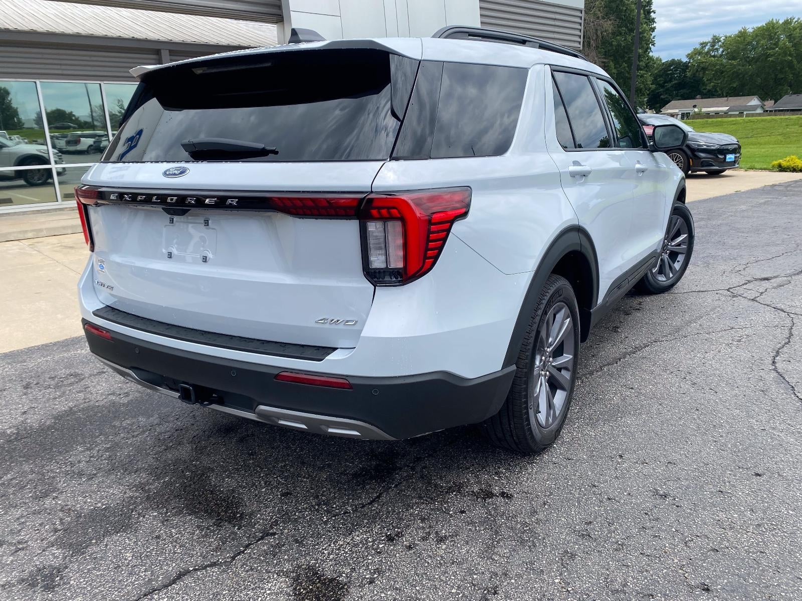2026 Ford Explorer Active w/200A Pkg 4WD