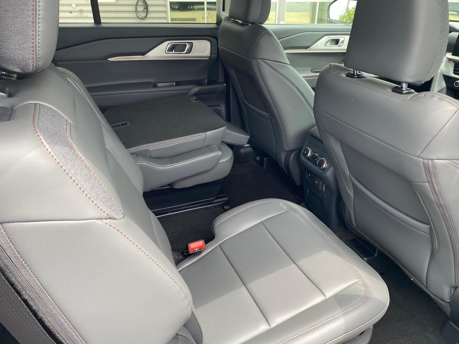 2026 Ford Explorer Active w/200A Pkg 4WD