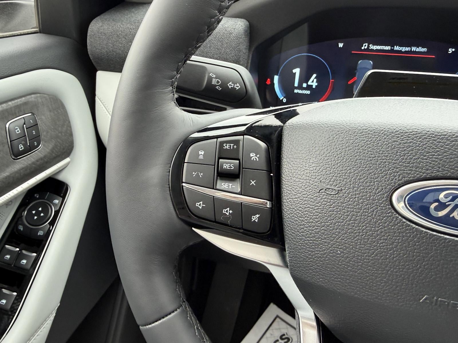 2026 Ford Explorer Platinum 4WD