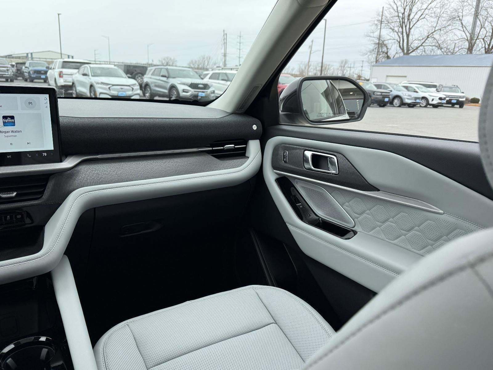 2026 Ford Explorer Platinum 4WD