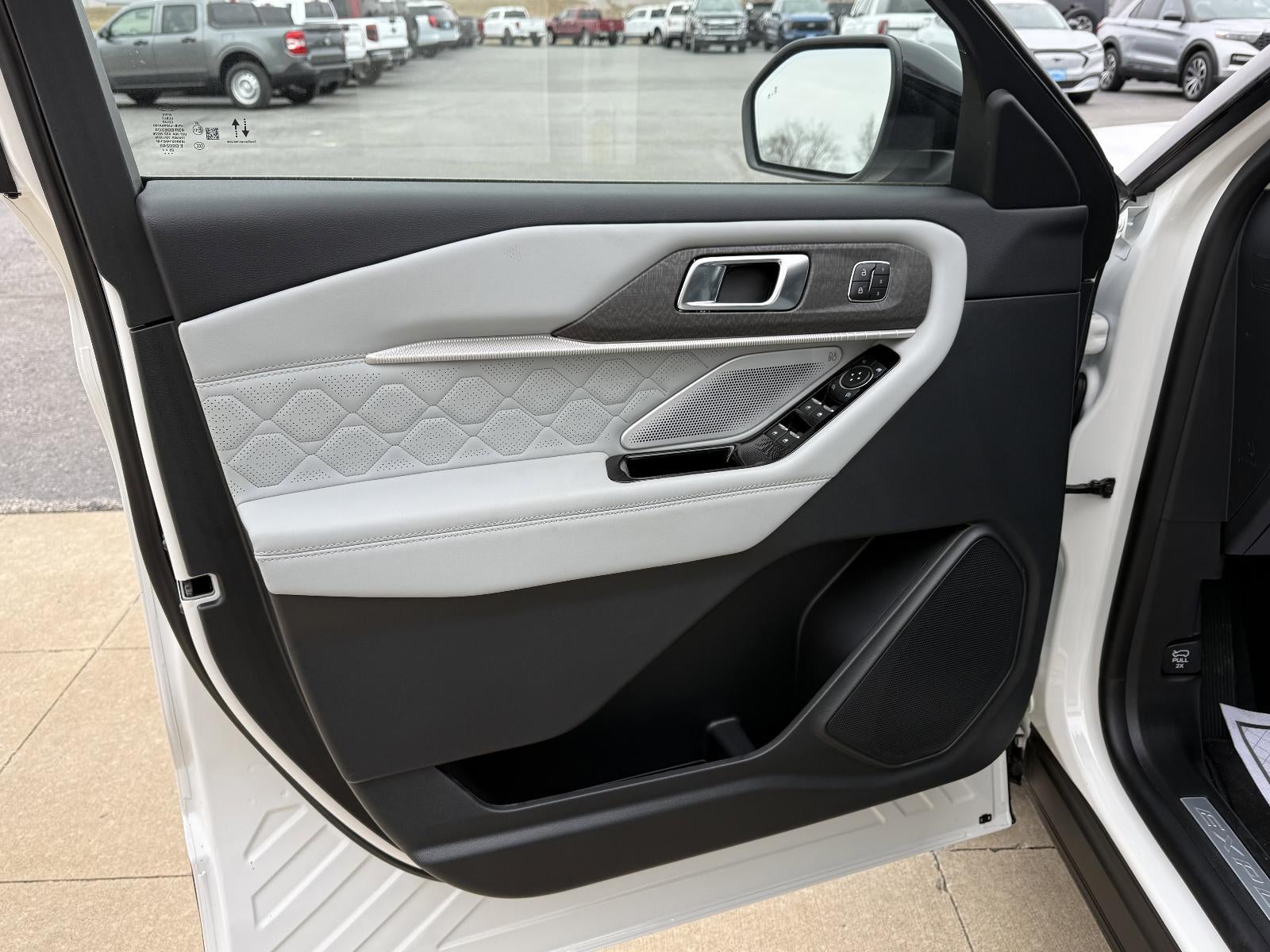 2026 Ford Explorer Platinum 4WD