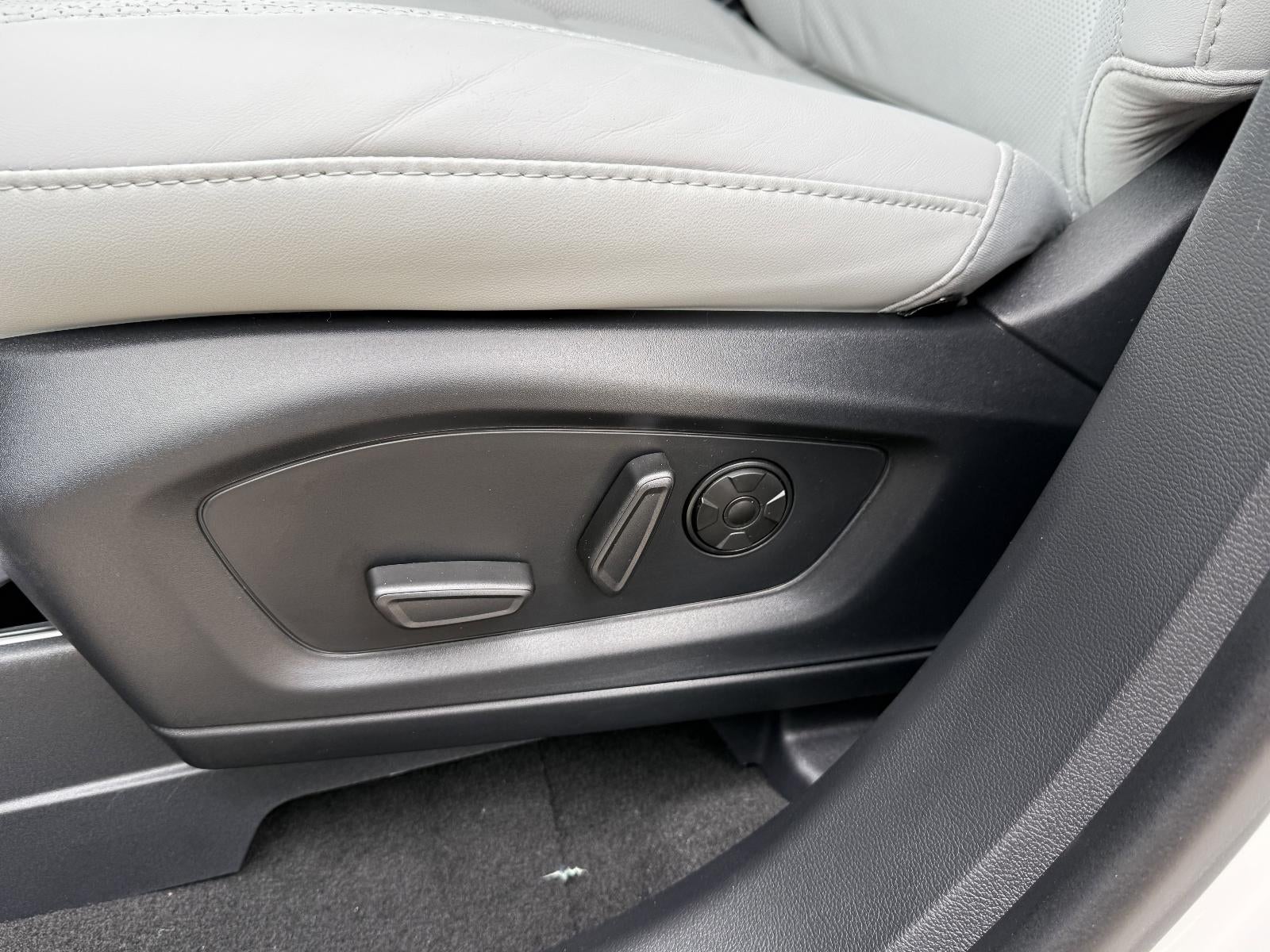 2026 Ford Explorer Platinum 4WD