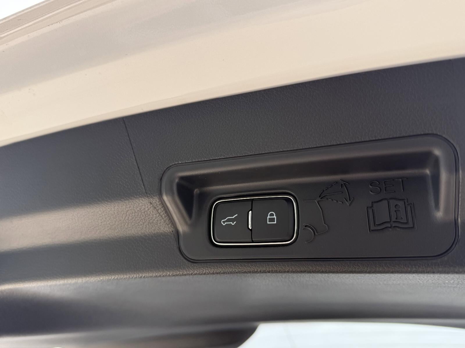 2026 Ford Explorer Platinum 4WD