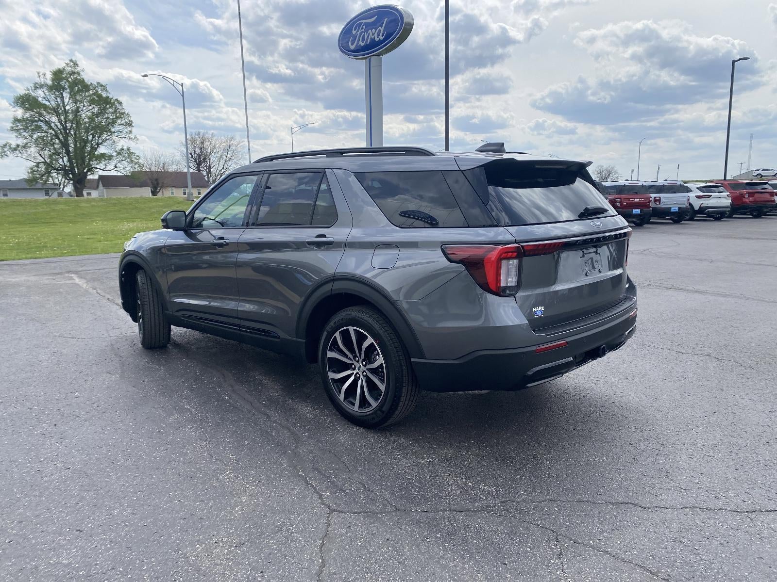 2026 Ford Explorer ST-Line 4WD