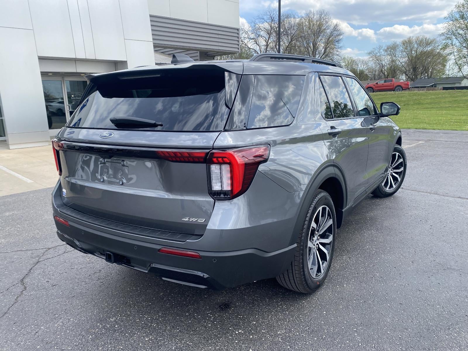 2026 Ford Explorer ST-Line 4WD