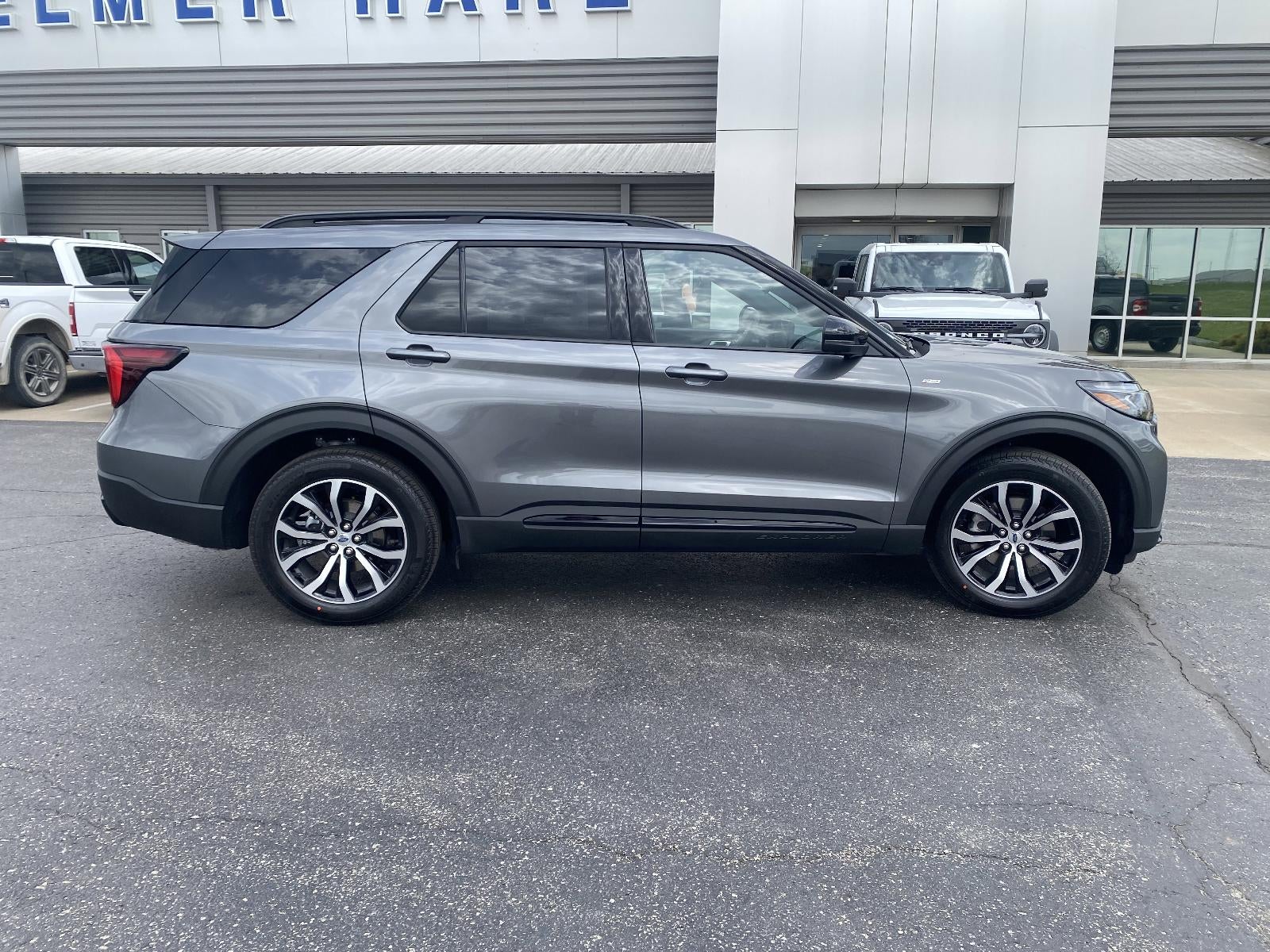 2026 Ford Explorer ST-Line 4WD