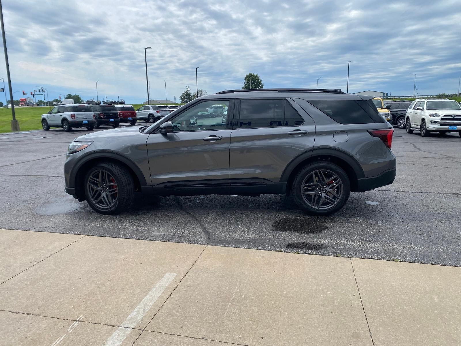 2026 Ford Explorer ST 4WD