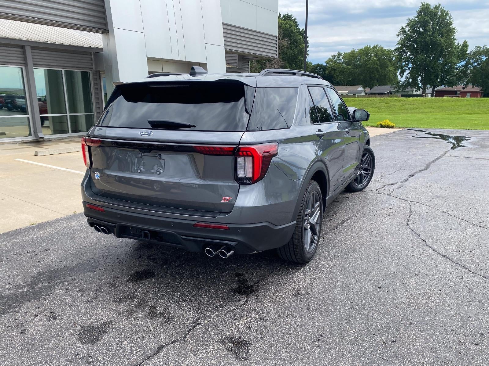 2026 Ford Explorer ST 4WD