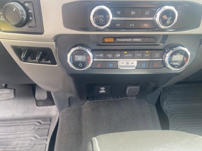 2022 Ford Super Duty F-250 SRW LARIAT 4WD Crew Cab 6.75' Box