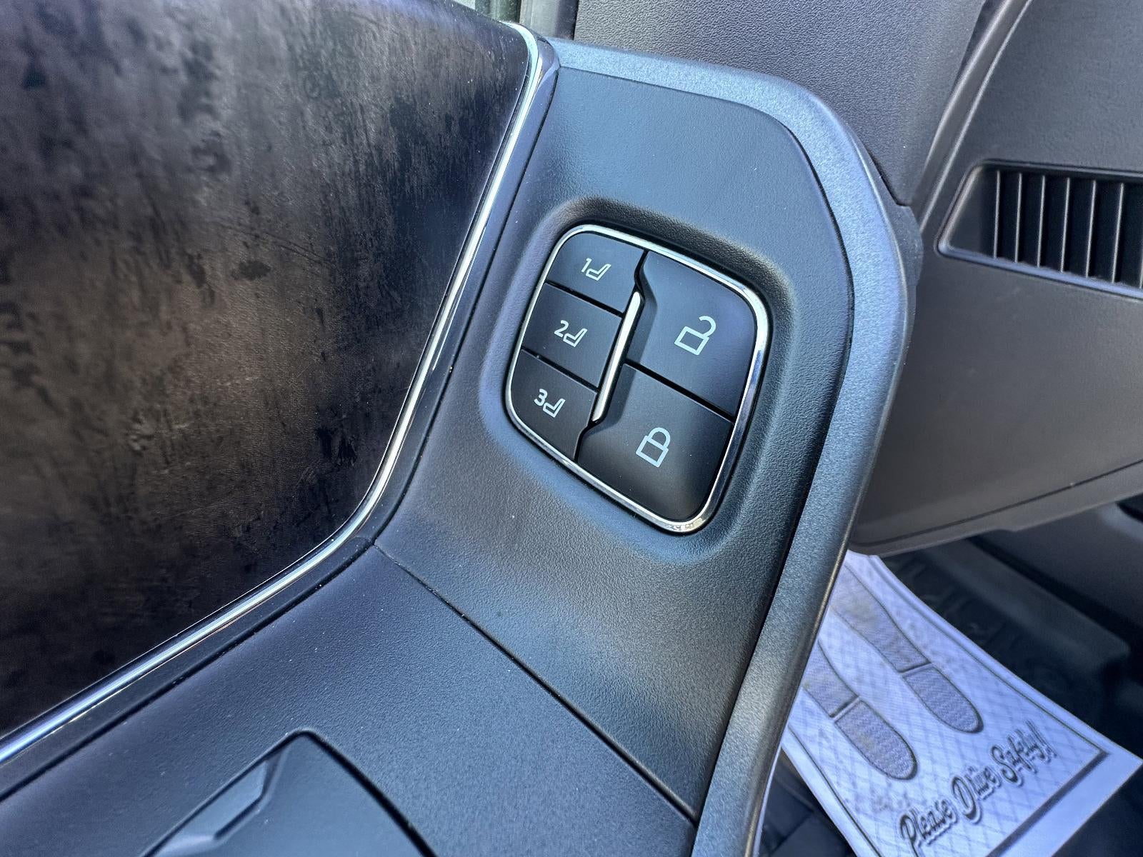 2023 Ford Super Duty F-250 SRW LARIAT 4WD Crew Cab 6.75' Box