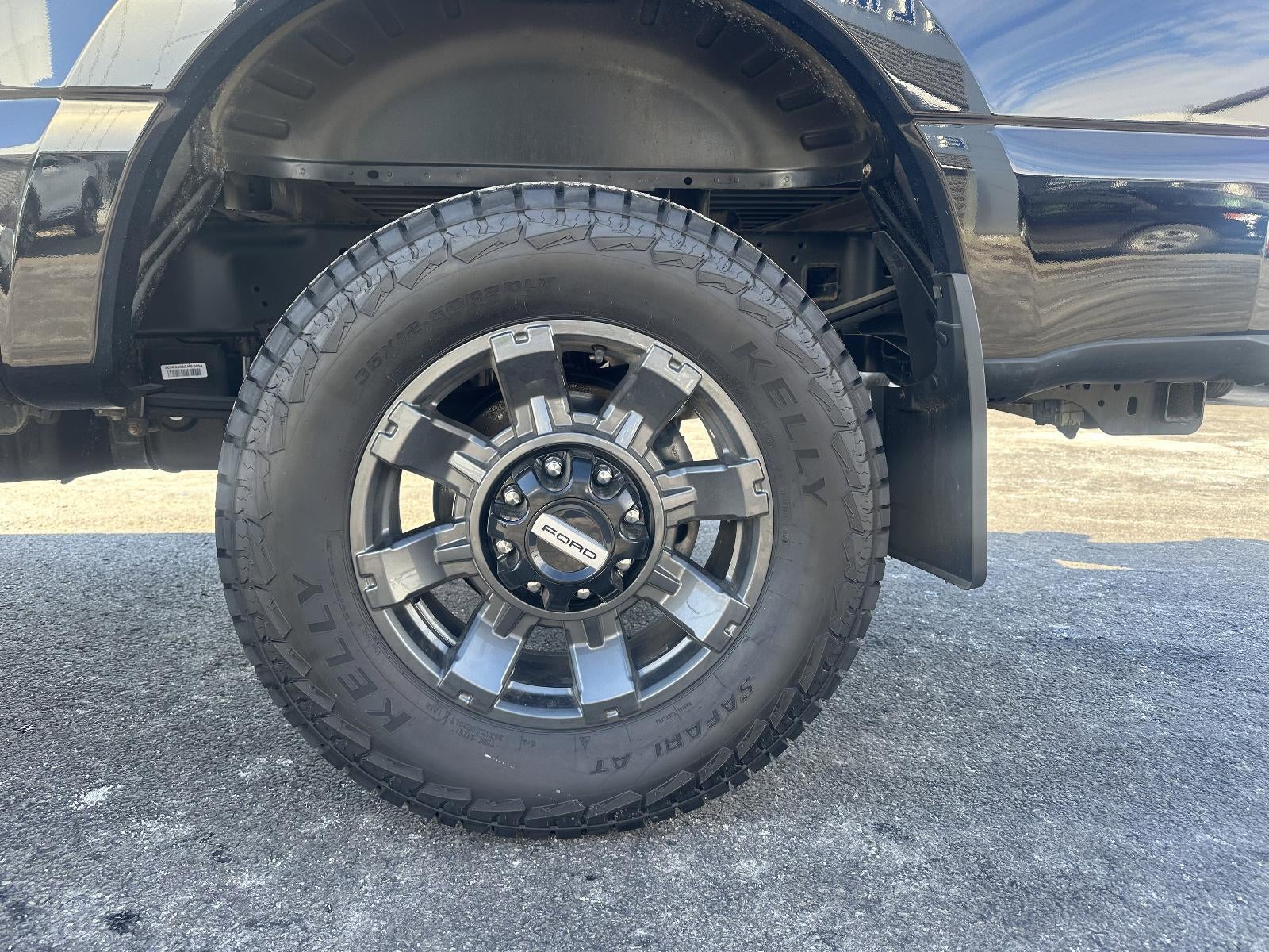 2023 Ford Super Duty F-250 SRW LARIAT 4WD Crew Cab 6.75' Box