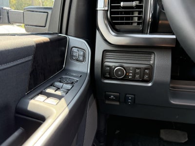 2027 Ford Super Duty F-250 SRW LARIAT 4WD Crew Cab 6.75' Box