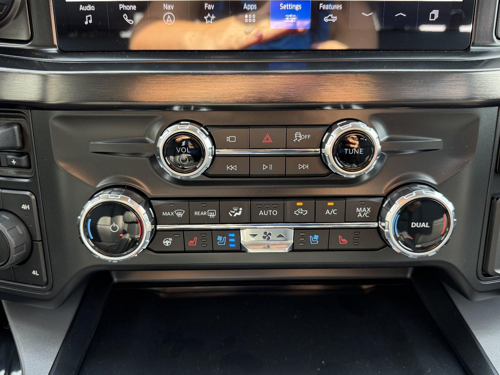 2027 Ford Super Duty F-250 SRW LARIAT 4WD Crew Cab 6.75' Box