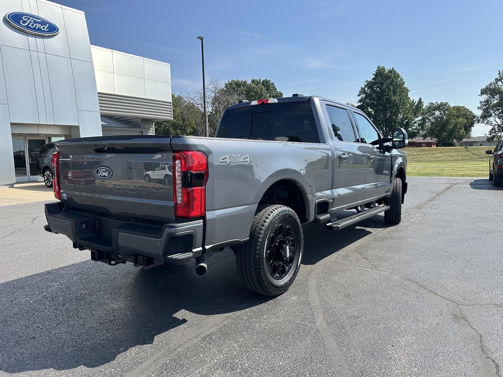 2027 Ford Super Duty F-250 SRW LARIAT 4WD Crew Cab 6.75' Box